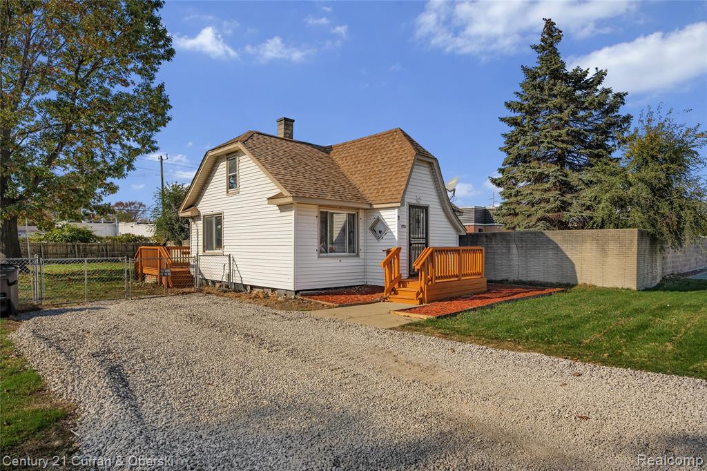 8701 Lanewood Street, Westland, MI