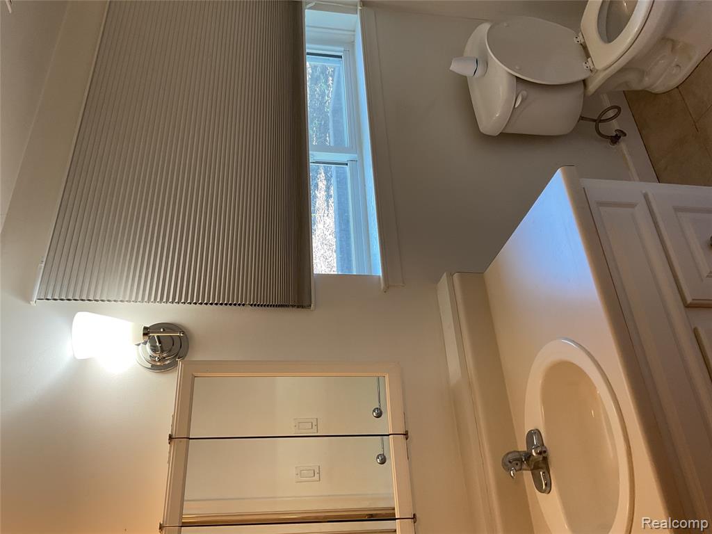 7096 Riverstone Road, West Bloomfield, MI — Photo 10