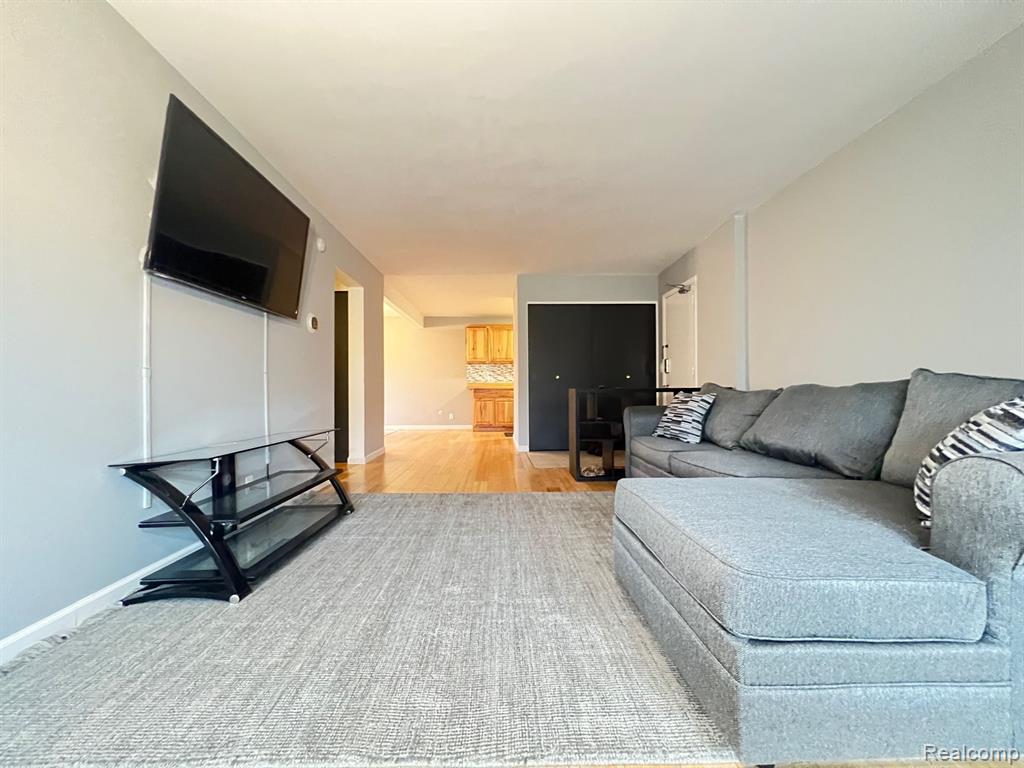 2152 PAULINE Boulevard, Ann Arbor, MI 48103 — Photo 2