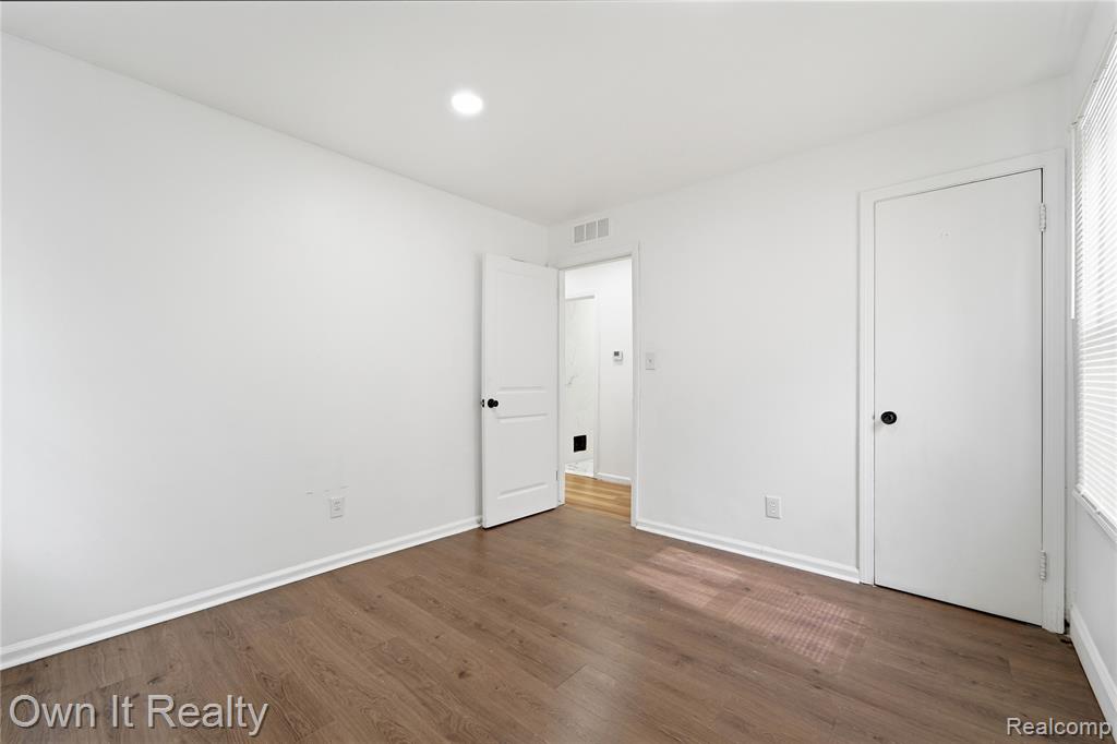 6454 Vaughan Street, Detroit, MI 48228 — Photo 14
