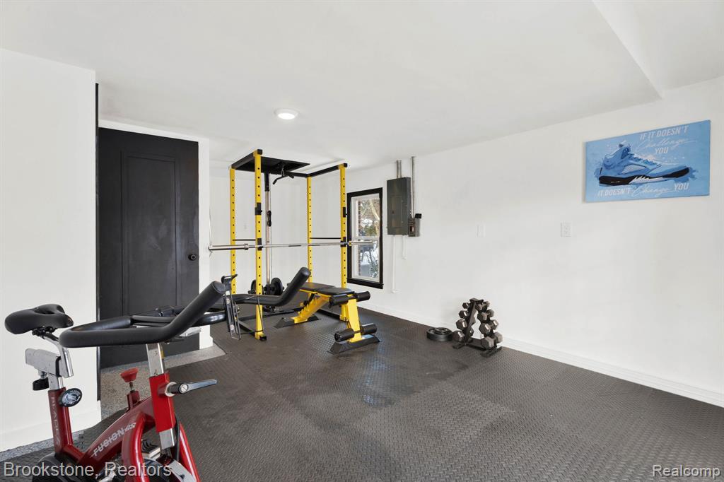 16046 W 13 Mile Road, Beverly Hills, MI 48025 — Photo 26