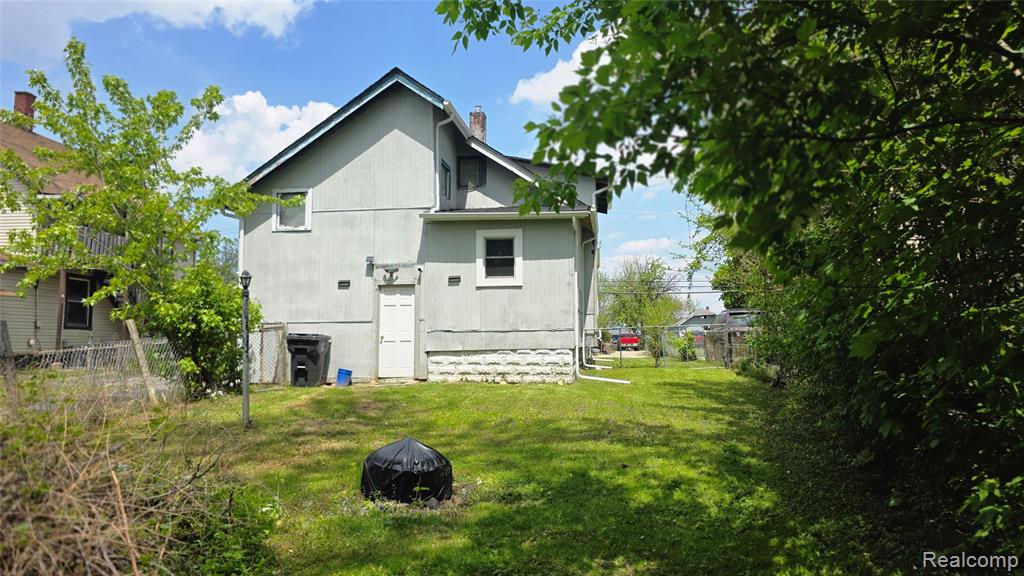 196 Beach Street, Pontiac, MI 48342 — Photo 12