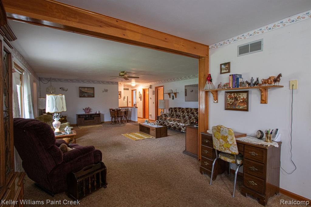 53330 SCHOENHERR Road, Shelby Twp, MI 48315 — Photo 6