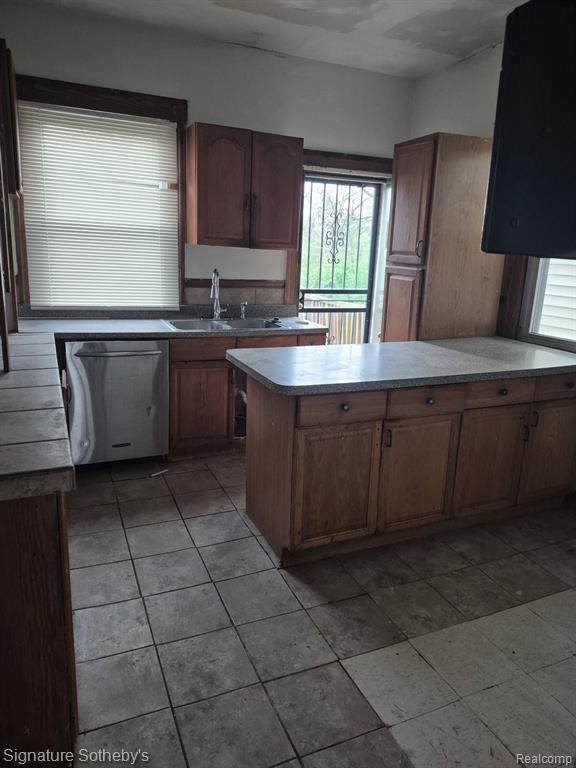 5962 Stanton Street, Detroit, MI 48208 — Photo 5