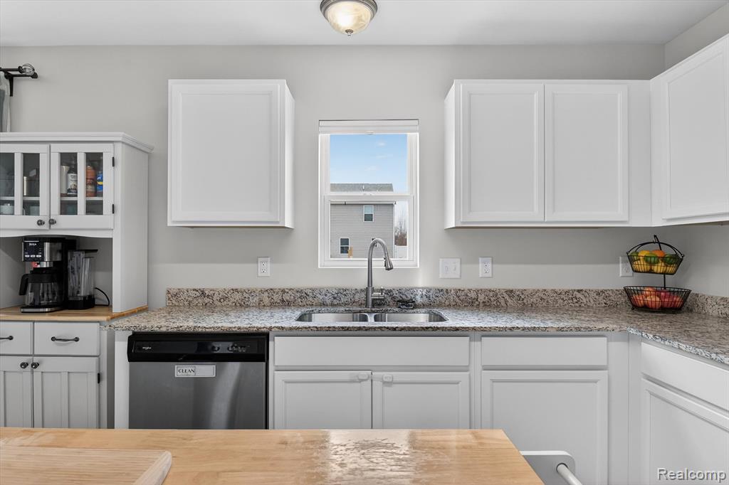 1645 Golfview Drive, Ypsilanti, MI 48198 — Photo 19