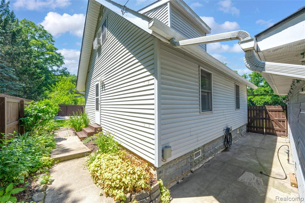 576 Brooks Avenue, Pontiac, MI 48340 — Photo 31