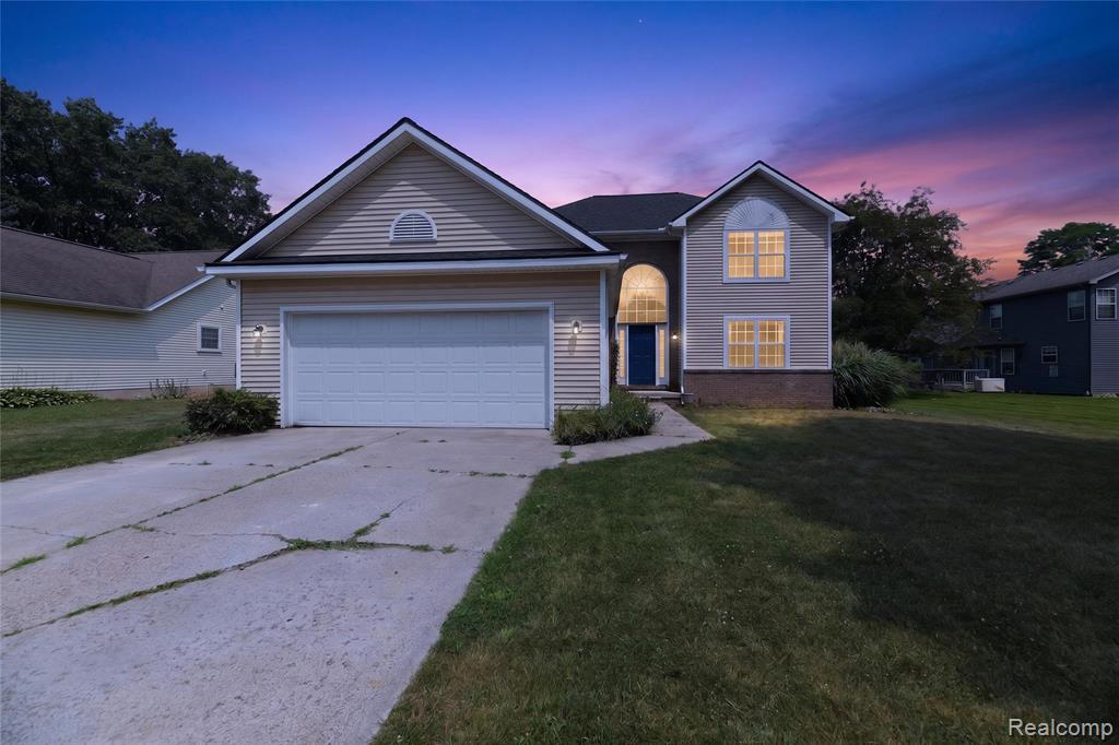 6452 Sandy Knoll, Linden, MI 48451