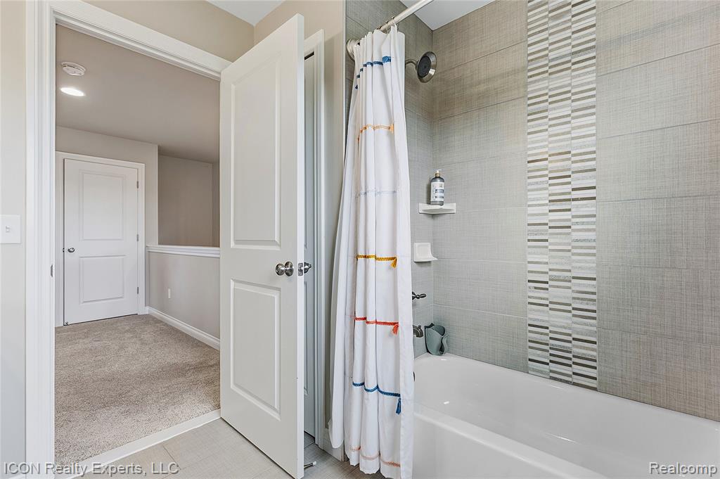 20620 Misty Brook Court, Macomb, MI 48044 — Photo 24