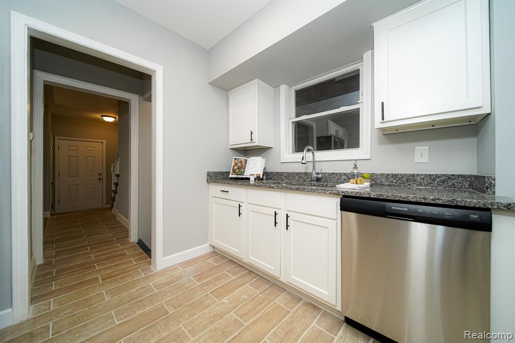 17344 WISCONSIN Street, Detroit, MI 48221 — Photo 19