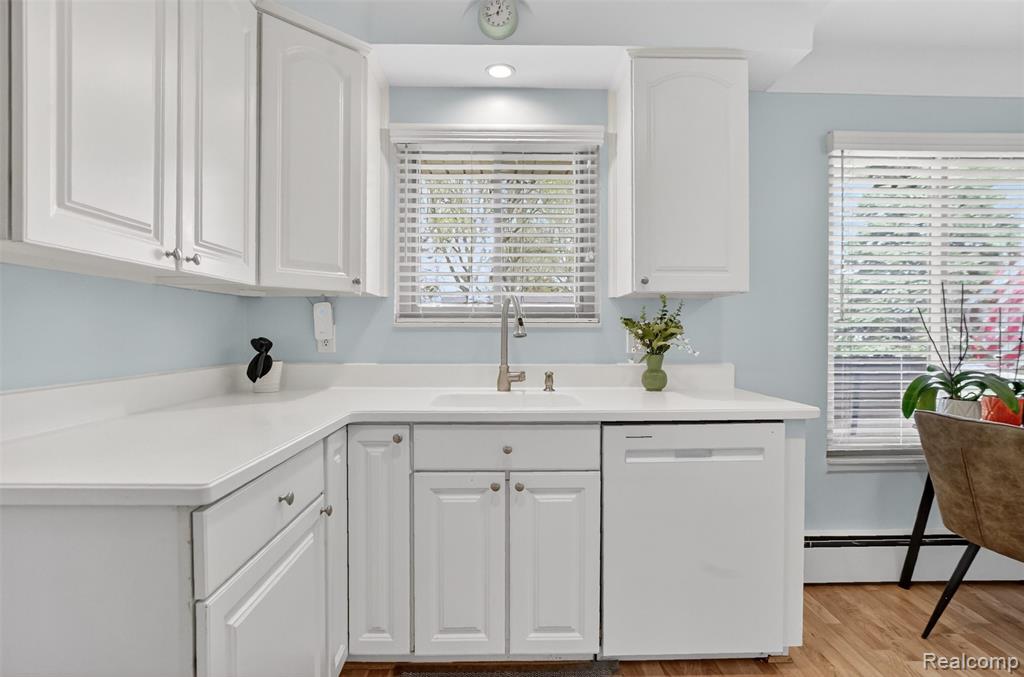 95 Windsor Road, Rochester Hills, MI 48307 — Photo 10