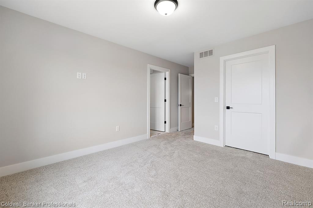 8257 STONEY CREEK Drive, South Lyon, MI 48178 — Photo 35