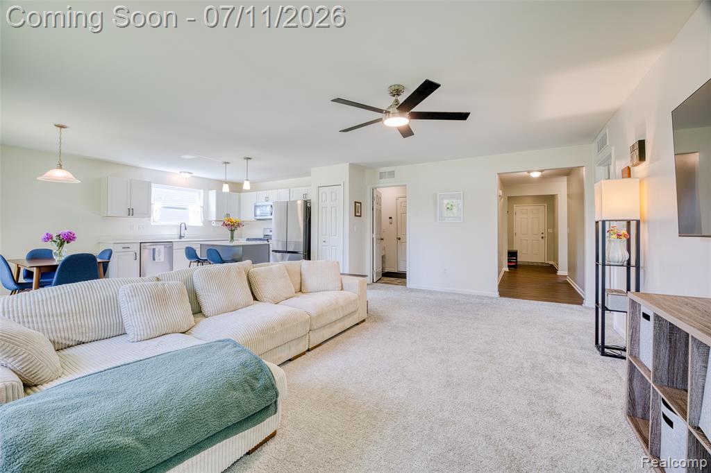 10125 Swan Lake Circle, Ypsilanti, MI 48197 — Photo 4
