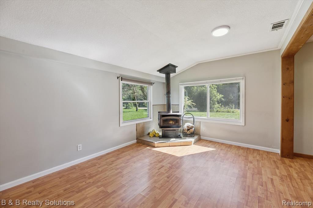 5159 Millis Road, North Branch, MI 48461 — Photo 8