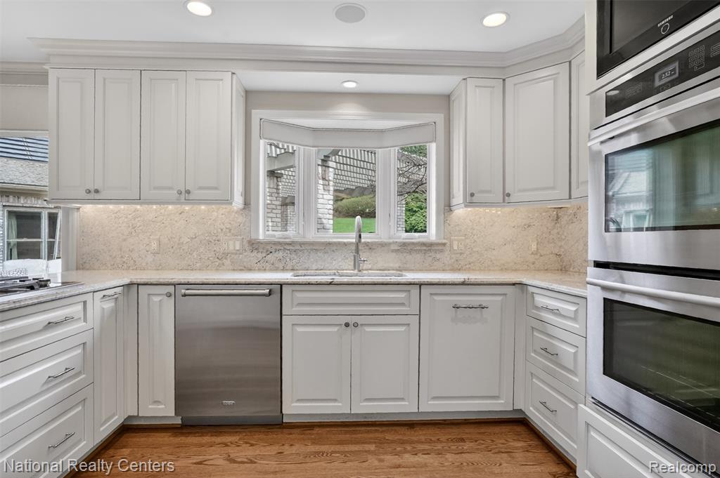 4233 N N Willoway Estates Court, Bloomfield Hills, MI, 48302