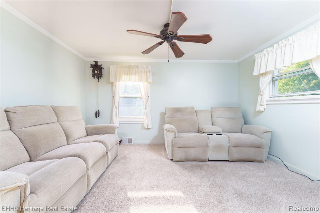 316 E WALNUT Street, Webberville, MI 48892 — Photo 7
