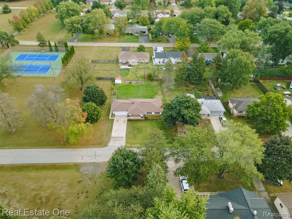 2436 Woodlawn Street, Wolverine Lake, MI 48390 — Photo 54