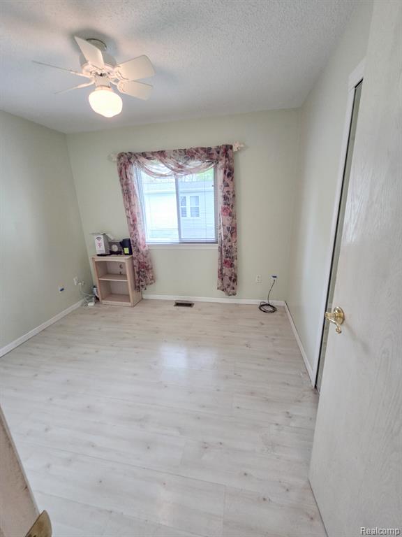 12929 Matthews Street, Carleton, MI 48117 — Photo 38