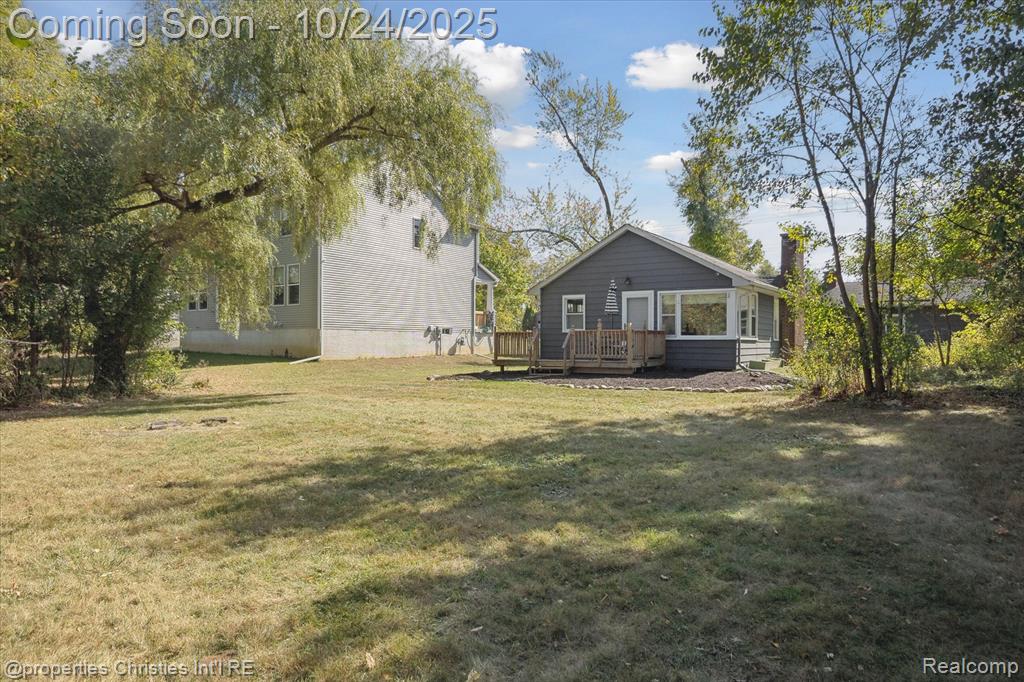 4066 Green Lake Road, West Bloomfield, MI 48324 — Photo 41