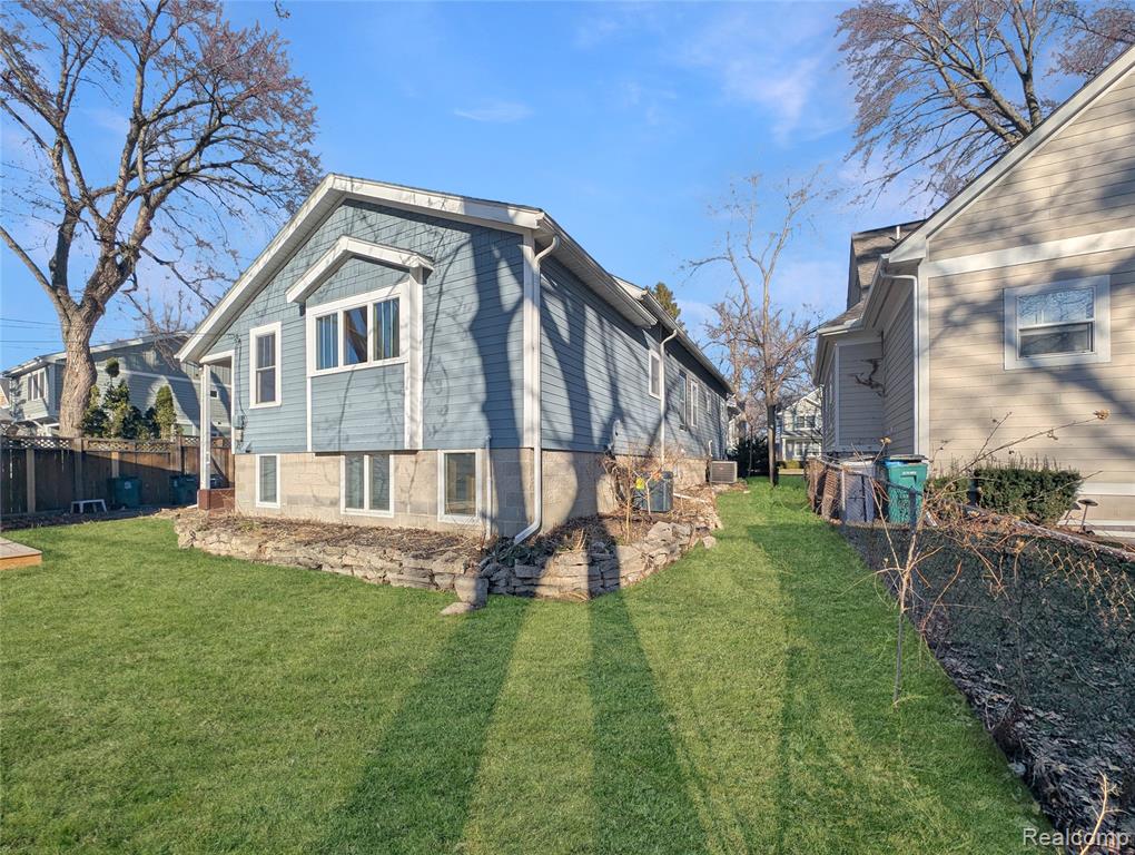 909 Hilldale Drive, Royal Oak, MI 48067 — Photo 5