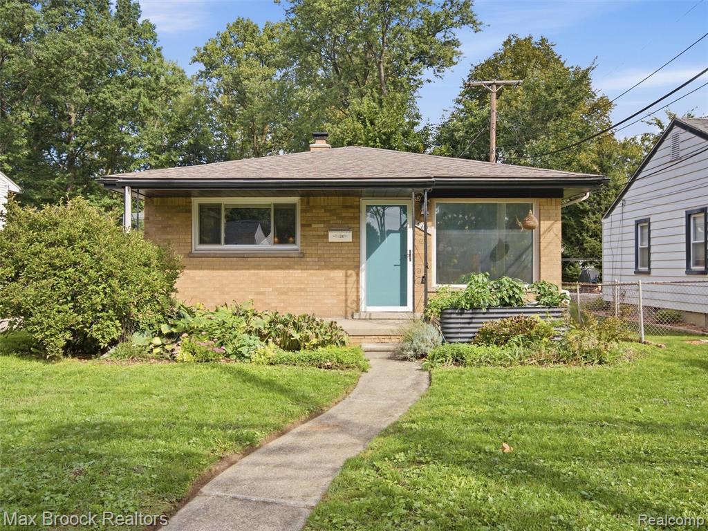 419 Lincoln Avenue, Clawson, MI