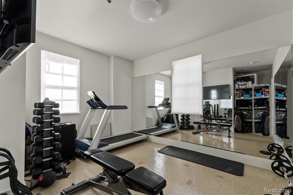 936 W 11 Mile Road, Royal Oak, MI 48067 — Photo 17