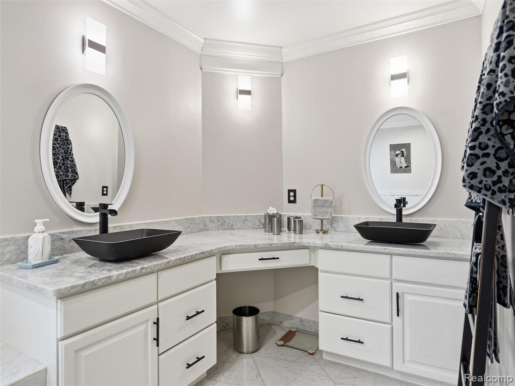 54465 Birchfield Drive E, Shelby Twp, MI 48316 — Photo 47