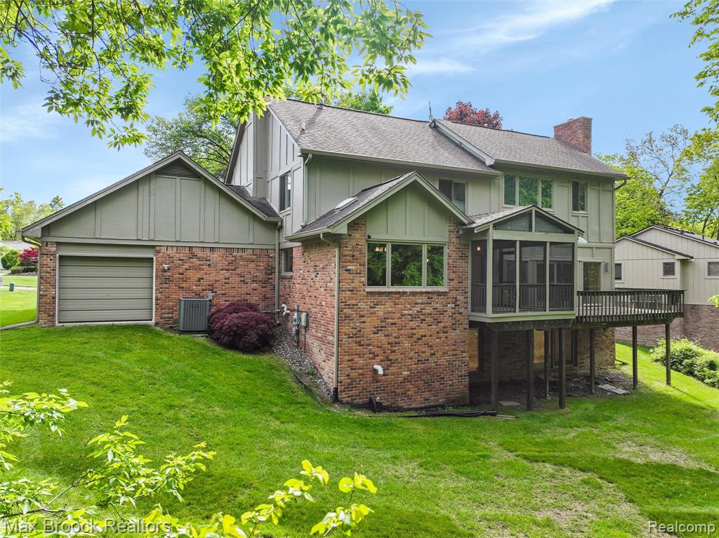 5844 INDEPENDENCE Lane, West Bloomfield, MI — Photo 48