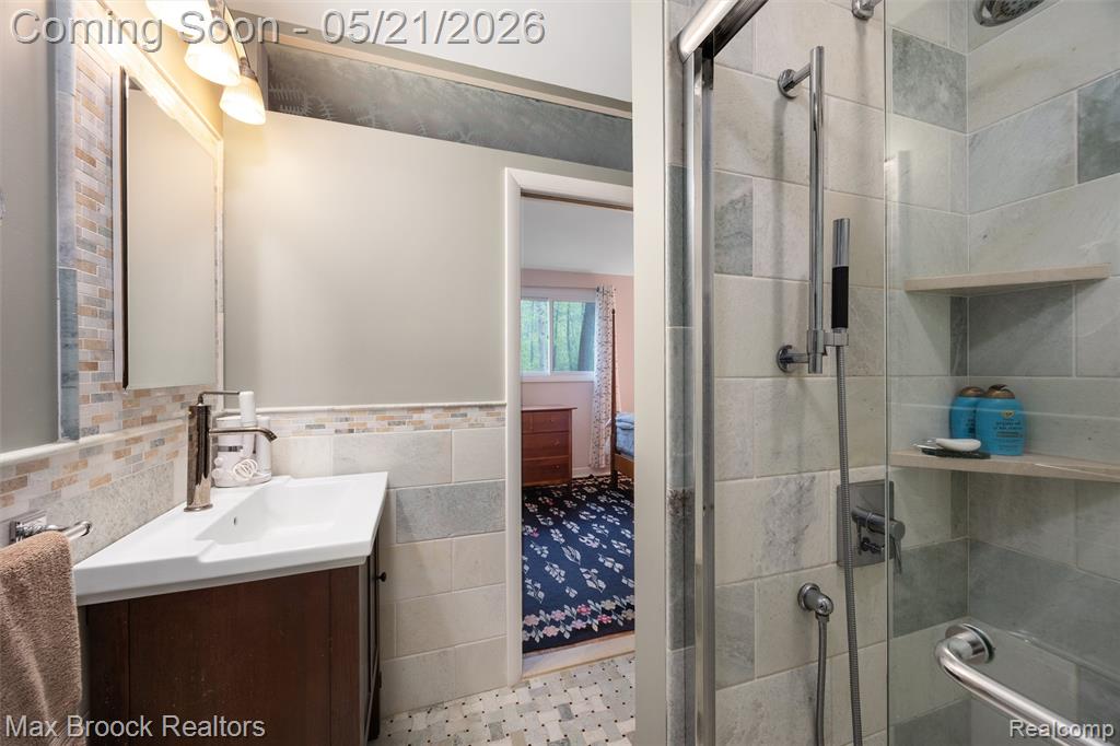 255 N Berkshire Road, Bloomfield Hills, MI 48302 — Photo 24