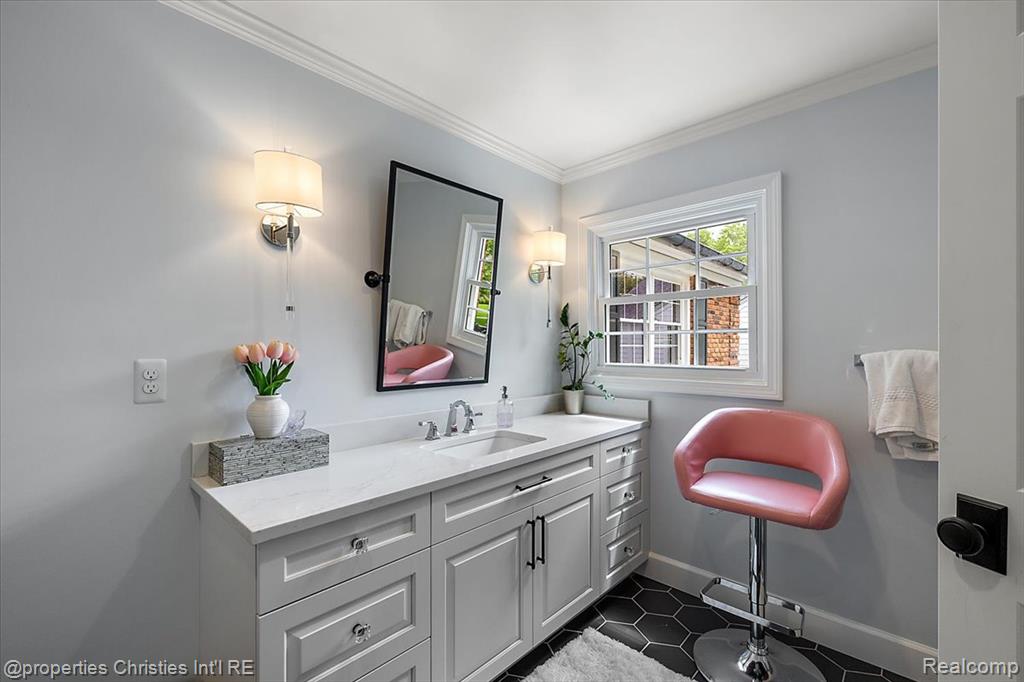 586 Fairfax Street, Birmingham, MI 48009 — Photo 58
