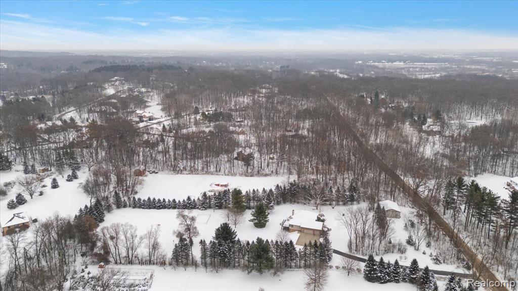 700 W Maple Road, Milford, MI 48381 — Photo 10