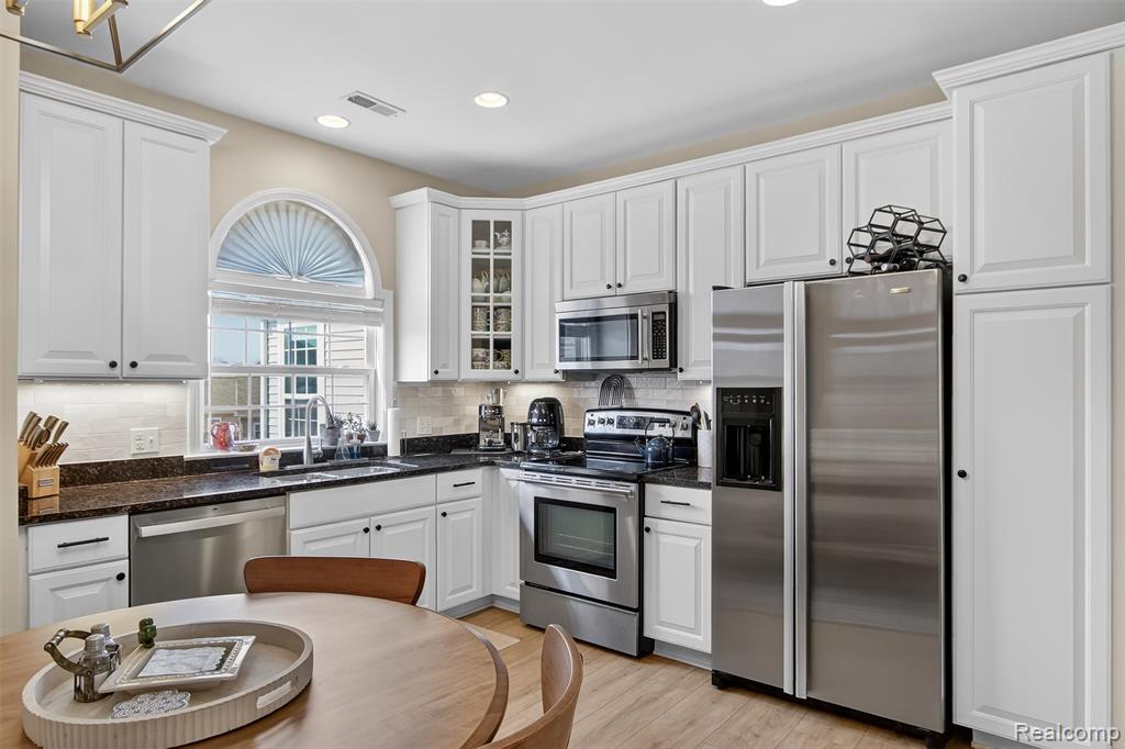 2946 Hunley Drive, Ann Arbor, MI 48105 — Photo 28