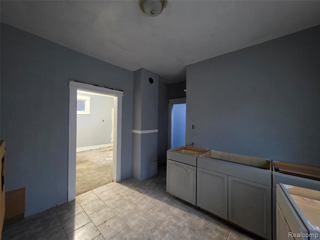 3439 Cadillac Boulevard, Detroit, MI 48214 — Photo 13