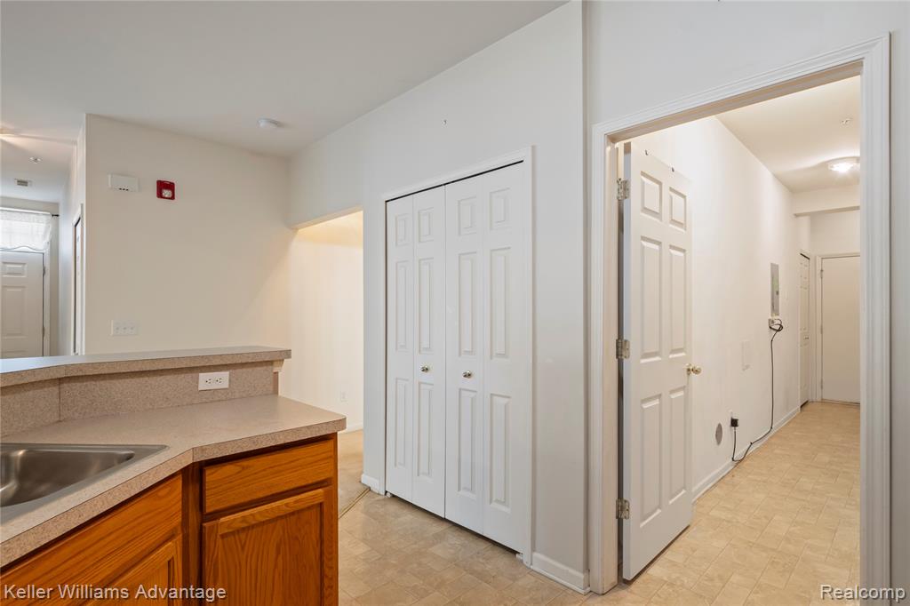 29532 Nottingham Court, Livonia, MI 48152 — Photo 19