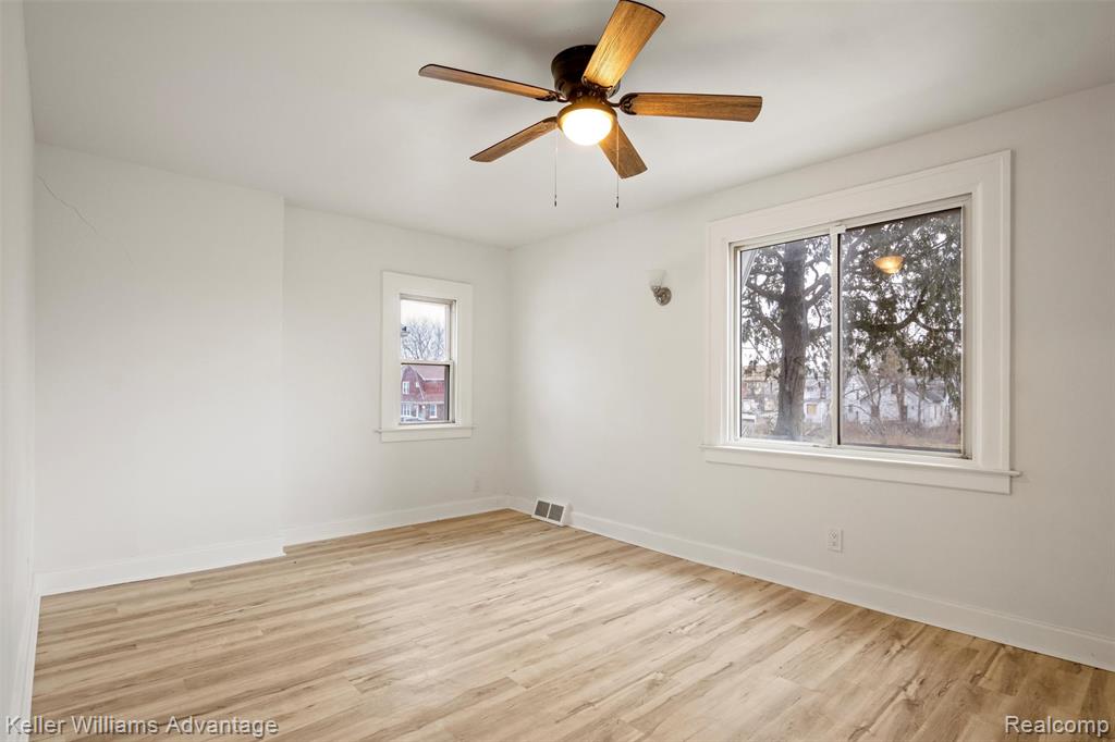 2427 Highland Street, Detroit, MI 48206 — Photo 18