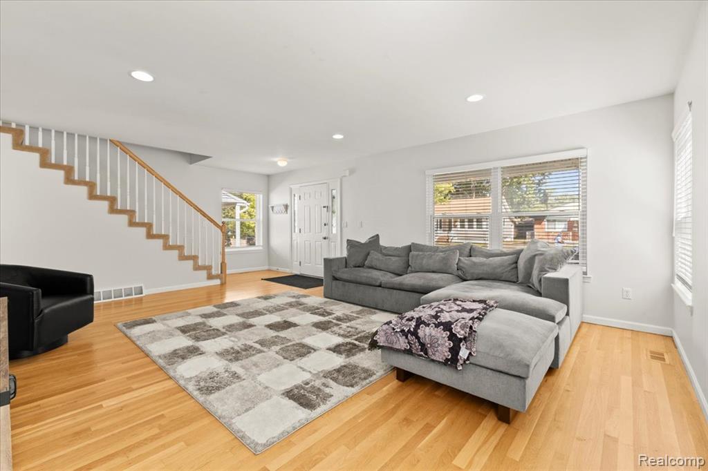 528 Marlin Avenue, Royal Oak, MI 48067 — Photo 4