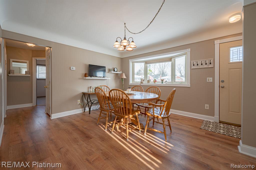 710 MANORDALE Court, Milford, MI 48381 — Photo 14