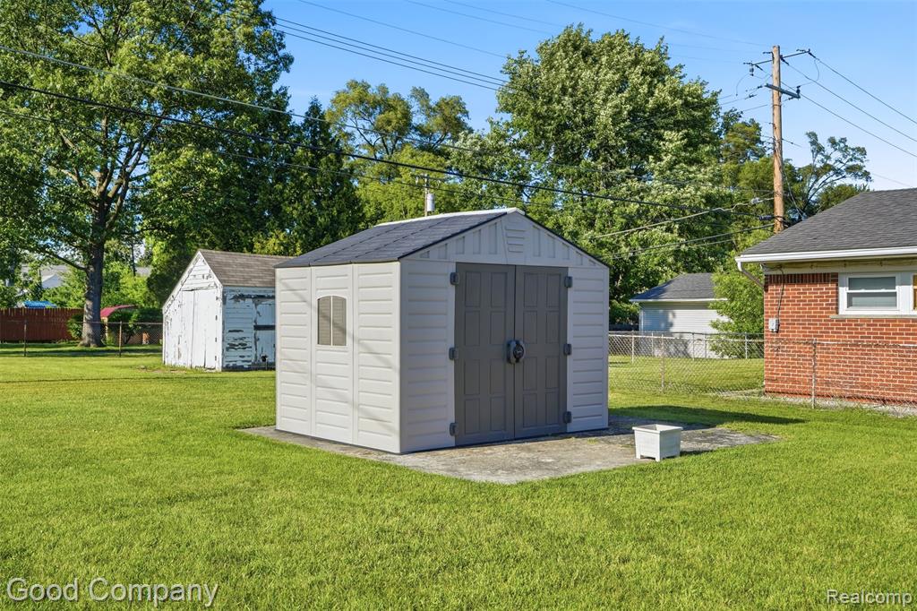 4415 Auburn Road, Shelby Twp, MI 48317 — Photo 29