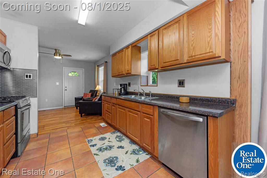 6074 Three Lakes Drive, Brighton, MI 48116 — Photo 7