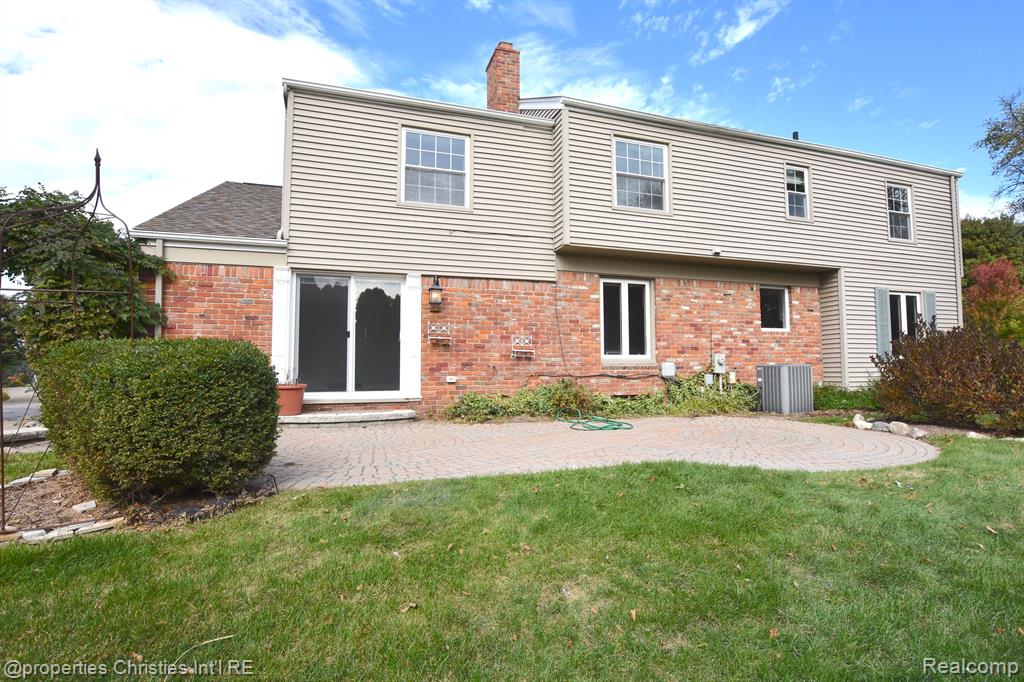 4217 COVERED BRIDGE Road, Bloomfield Hills, MI 48302 — Photo 39
