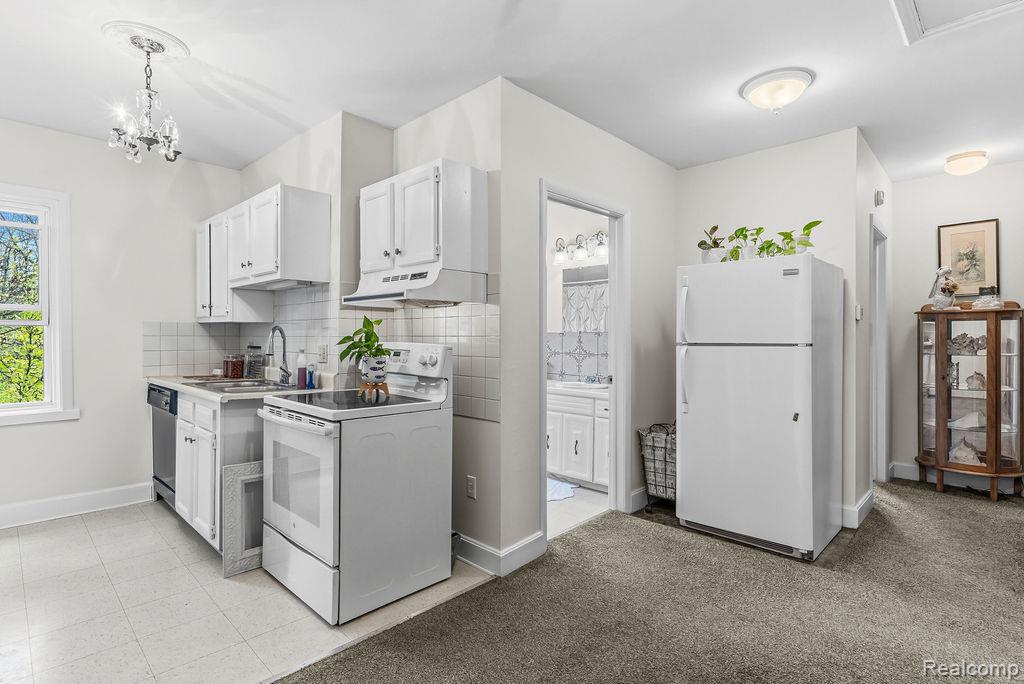 327 Reid Road, Grand Blanc, MI 48439 — Photo 46
