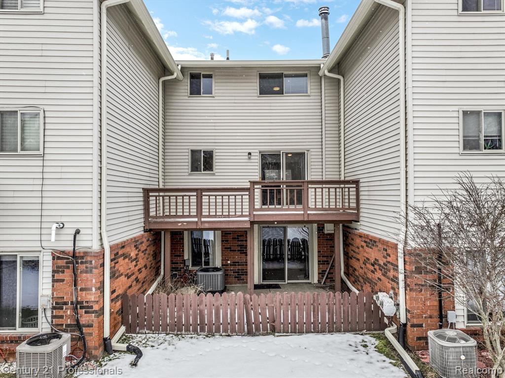 9077 BAVARIAN Court, Clarkston, MI 48348 — Photo 25