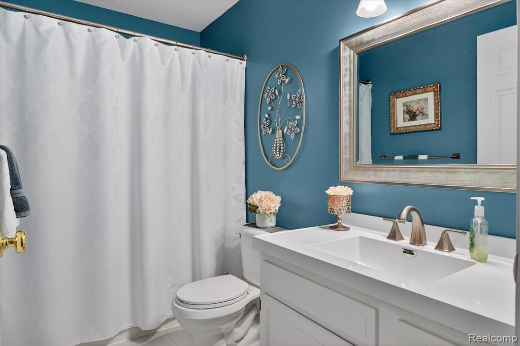 6456 Pembrook Drive, Westland, MI — Photo 28