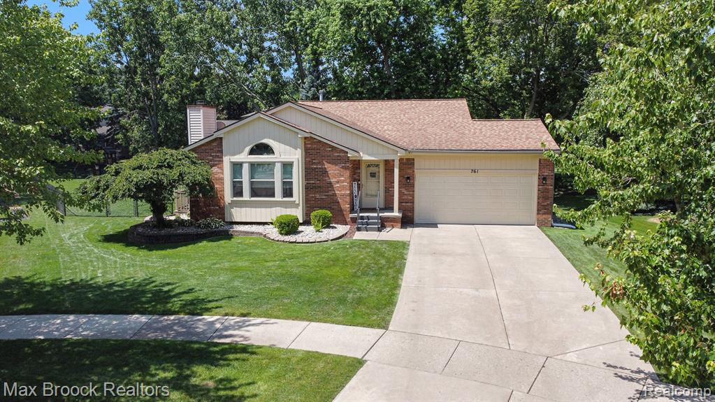 761 Stoney Drive, South Lyon, MI 48178 — Photo 38