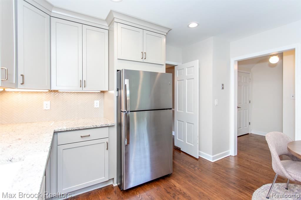 25830 Berkley Avenue, Huntington Woods, MI — Photo 15