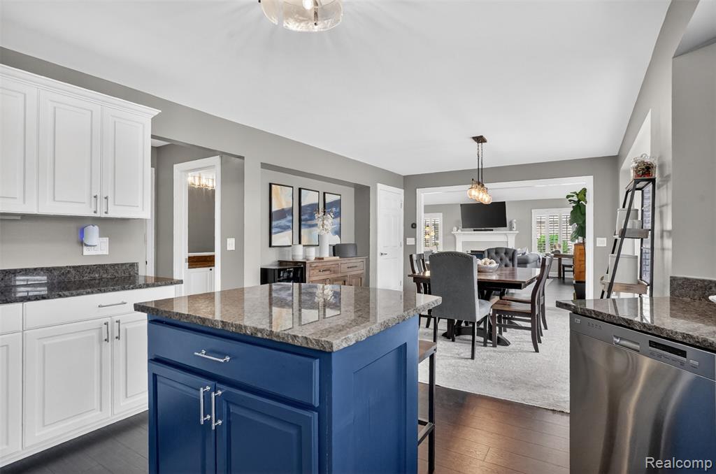46582 Middle Brook Drive, Macomb, MI 48044 — Photo 12