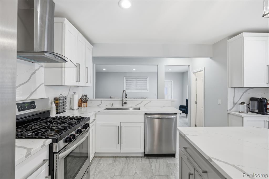 25961 Warrington Street, Dearborn Heights, MI 48127 — Photo 15