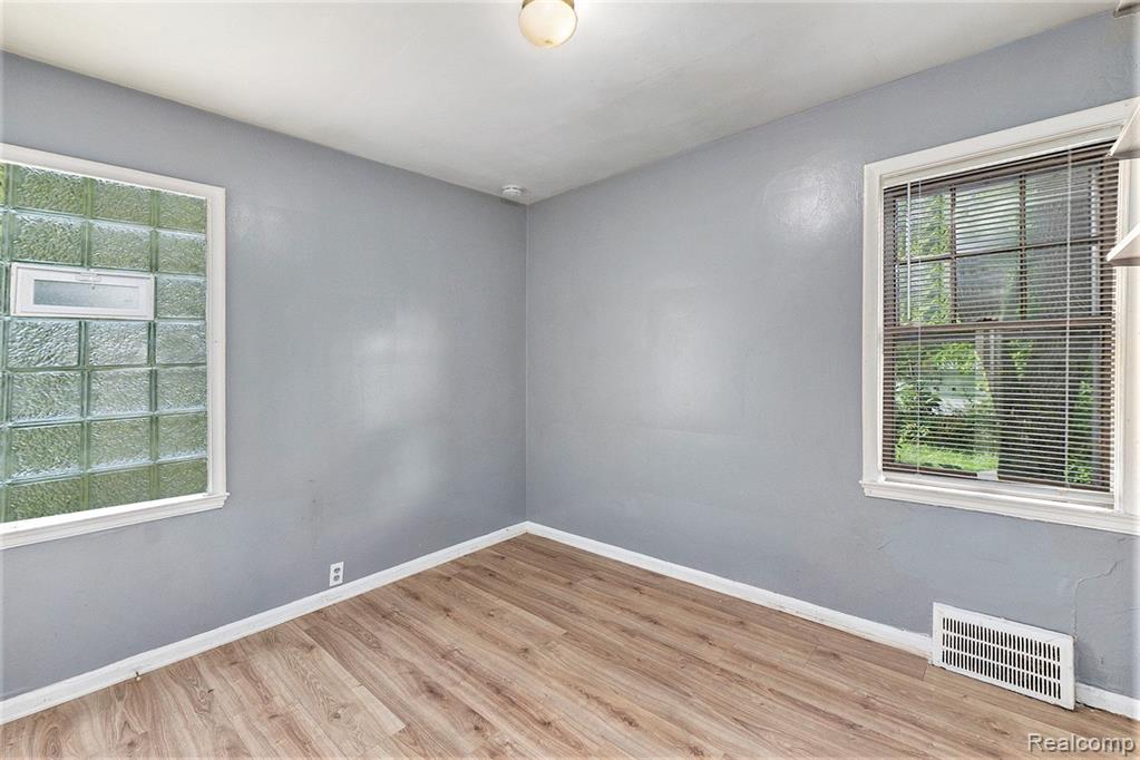 8434 BRACE Street, Detroit, MI 48228 — Photo 10