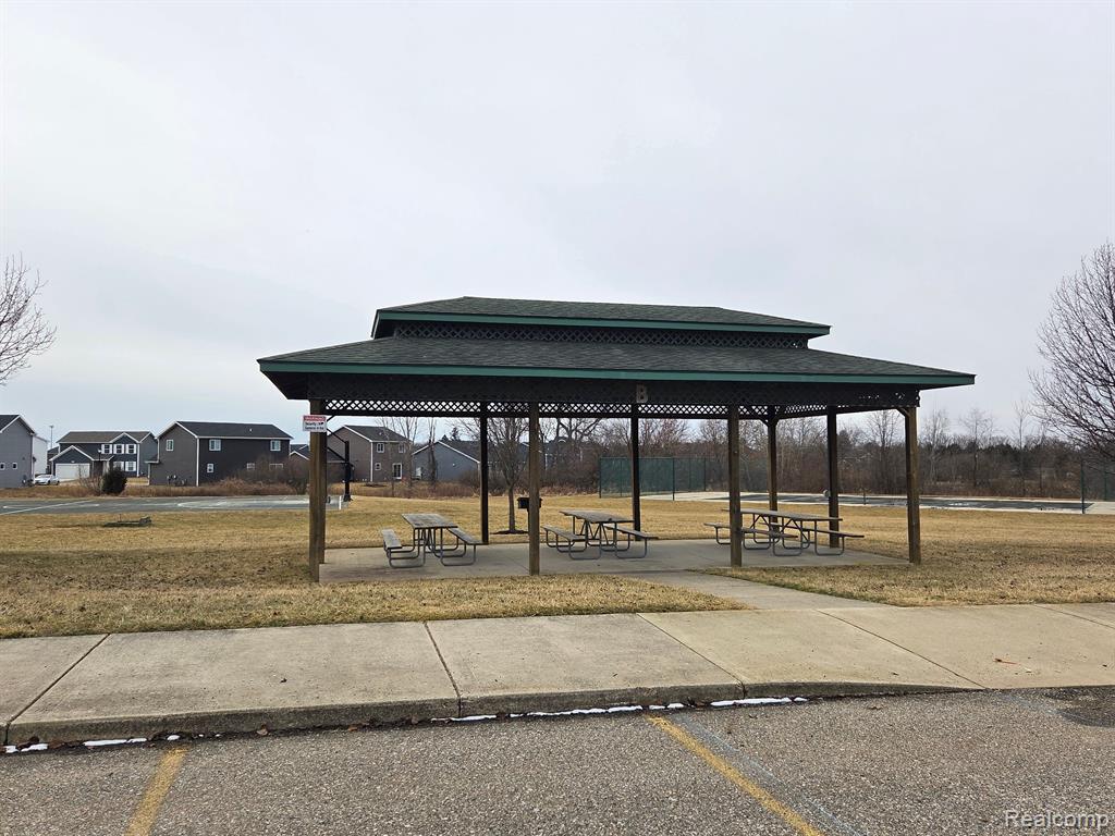 376 VENTURA, Howell, MI 48855 — Photo 25