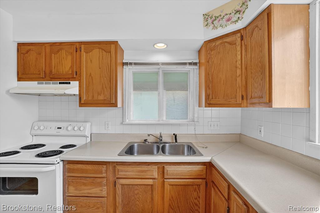 120 S Miami Street, St. Charles, MI 48655 — Photo 9