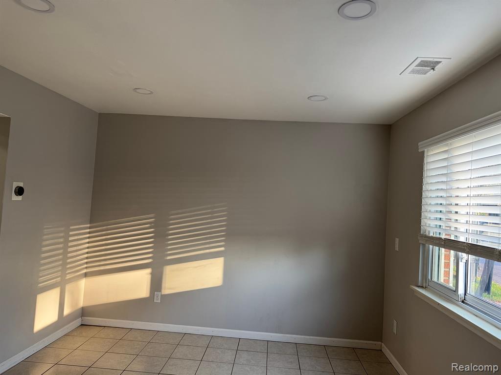 8207 BRISTOL Street, Westland, MI — Photo 2